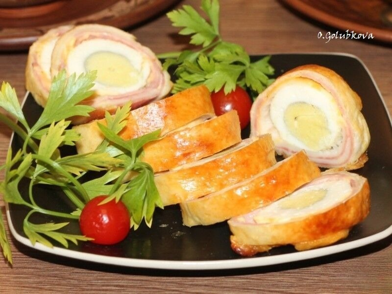 Яйцо, запеченное с ветчиной и сыром