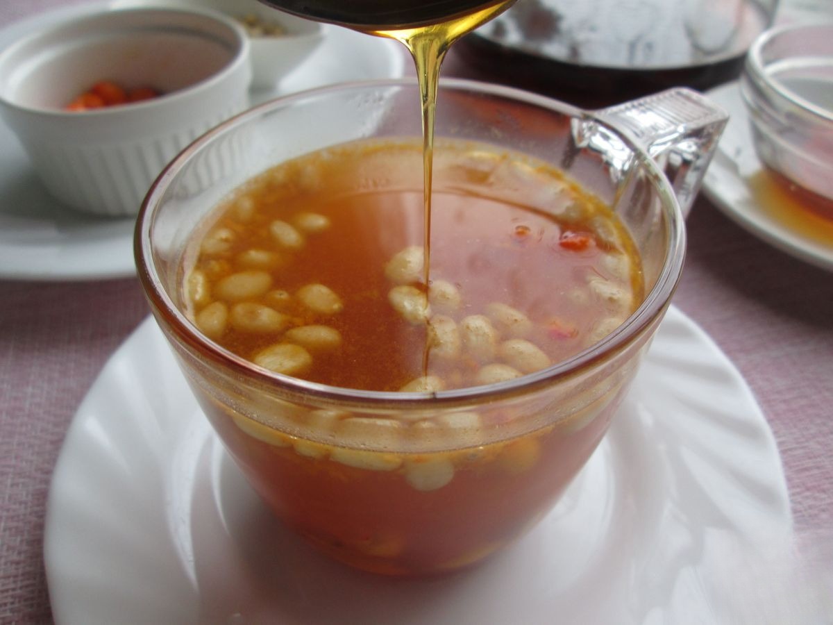 Чай с облепихой и кедровыми орехами